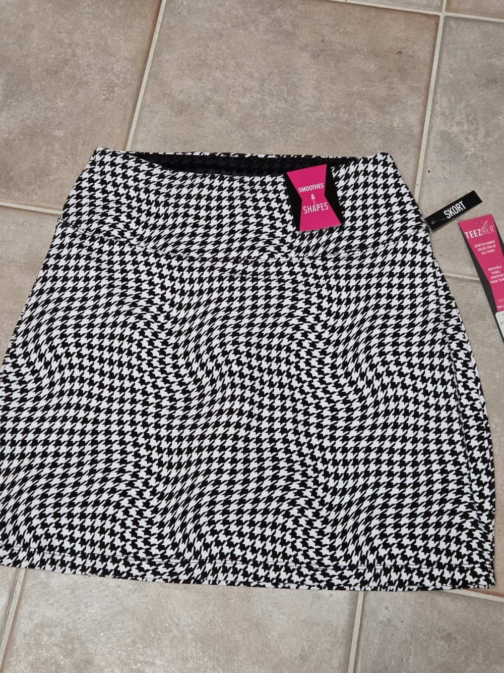 Black and White Houndstooth Pencil Skort - Classic